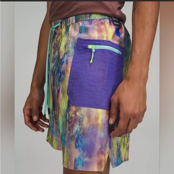 Lululemon water repellent hiking short 8” - Picture 2 of 7